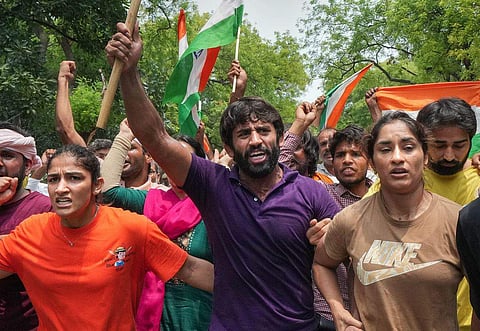 பதக்கங்கள் கங்கையில் வீசப்படும்; சாகும்வரை உண்ணாவிரதம்: மல்யுத்த வீரர்கள்