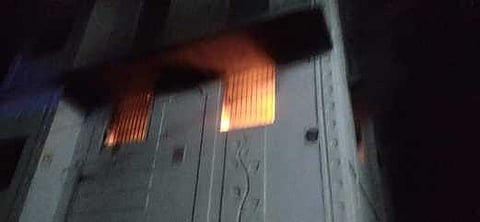 காகித அட்டைப்பெட்டி குடோனில் தீ விபத்து