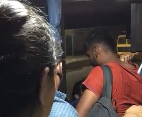 பேருந்தில் ஜெர்மனி பெண்ணுக்கு பாலியல் தொந்தரவு: இளைஞர் கைது