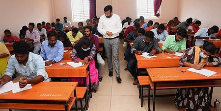 பயிற்சி மையங்களுக்கு தரக் கட்டுப்பாடு சான்று... கல்வி வணிகத்தை அங்கீகரிக்கும் திட்டமா?