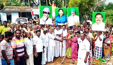 தேவூா் அருகே திட்டப் பணிகளுக்கு அடிக்கல் நாட்டு விழா