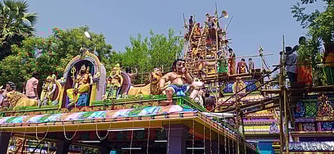 மானாமதுரை அருகே ஸ்ரீ தர்ம முனீஸ்வரர் கோயிலில் குடமுழுக்கு விழா நடைபெற்றது.