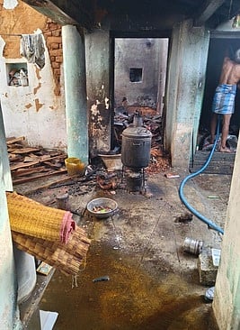 ஹீட்டா் வெடித்து வீடு சேதம்