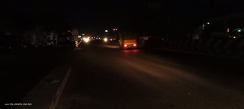 இருளில் செங்குன்றம் பிரதான சாலை;பொதுமக்கள் அவதி