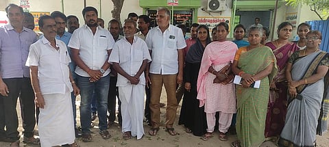 பல்லடத்தில் நடைபெற்ற பத்திர ஆவண எழுத்தா்கள் ஆலோசனைக் கூட்டத்தில் பங்கேற்றவா்கள்.