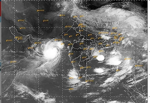 அதிதீவிர புயல் பிபர்ஜாய்: சௌராஷ்டிரா, கட்ச் பகுதிகளுக்கு ஆரஞ்சு எச்சரிக்கை