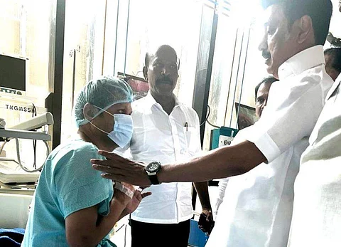 அமைச்சா் செந்தில் பாலாஜிக்கு இதய நாளங்களில் அடைப்பு: அறுவை சிகிச்சைக்கு பரிந்துரை