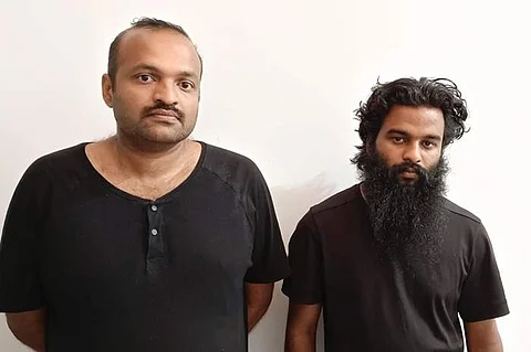 பெண்ணிடம் பணம் மற்றும் நகை மோசடி செய்த மாத்யூ ஜோஸ், ஷகீர்.