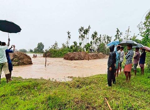 அசாமில் கனமழை: 33,000 பேர் பாதிப்பு; 142 கிராமங்கள் நீரில் மூழ்கின!