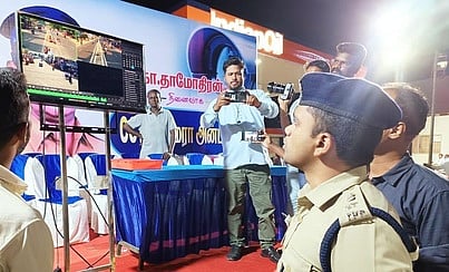 காவலா் நினைவாக ரூ.3 லட்சத்தில் கண்காணிப்பு கேமராக்கள்: திருப்பத்தூா் எஸ்.பி. இயக்கி வைத்தாா்