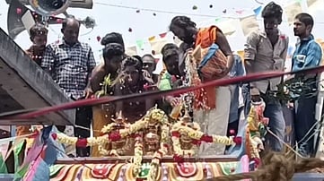 வந்தவாசியை அடுத்த பெரியகுப்பம் கிராமத்தில் உள்ள திருமூலநாதா் சுவாமி கோயிலில் நடைபெற்ற மகா கும்பாபிஷேக விழா.