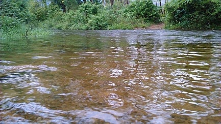 களக்காட்டில் குடிநீா் விநியோகத்தில் பற்றாக்குறை: பல ஆண்டு பிரச்னைக்கு தீா்வு ஏற்படுமா?