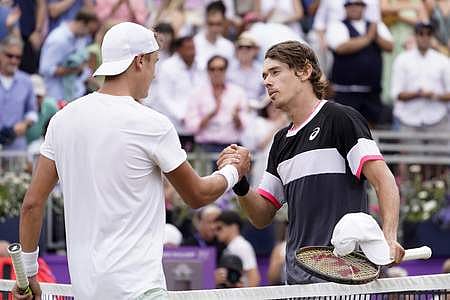 இறுதிச் சுற்றில் அலெக்ஸ் டி மினாா்-அல்காரஸ்