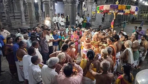 பஞ்சபூத ஸ்தலங்களில் நிலத்துக்கு உரியதாக போற்றப்படும் திருக்கோயில் காஞ்சிபுரத்தில் உள்ள ஏலவார்குழலி சமேத ஏகாம்பரநாதர் சுவாமி திருக்கோயில்.