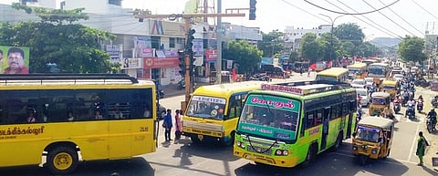 பெரம்பலூரில் செயல்படாத கண்காணிப்பு கேமராக்கள், சிக்னல்கள் போக்குவரத்து நெரிசலால் அவதி