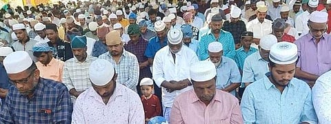 போடியில் இஸ்லாமியர்கள் தொழுகை