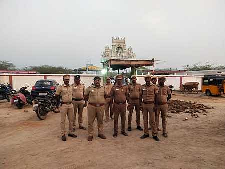 விழாவில் கலந்து கொண்ட பொதுமக்கள்.