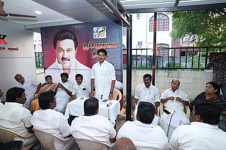திருச்சியில் சனிக்கிழமை நடைபெற்ற தெற்கு மாவட்ட திமுக கூட்டத்தில் பேசிய மாவட்டச் செயலரும், பள்ளிக்கல்வித் துறை அமைச்சருமான அன்பில் மகேஸ் பொய்யாமொழி.