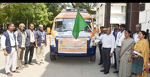 நடமாடும் உணவுப் பகுப்பாய்வுக் கூட வாகனம் தொடங்கி வைப்பு