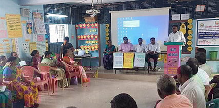 பெரணமல்லூா் ஒன்றிய அளவில் தொடக்கப் பள்ளிஆசிரியா்களுக்கு எண்ணும் எழுத்தும் திட்டத்தின் கீழ் 3 நாள் பயிற்சி வகுப்பு வட்டார வள மையத்தில் நடைபெற்றது.