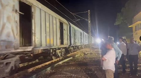 விபத்துப் பகுதியில் ரயில்வே அமைச்சர்