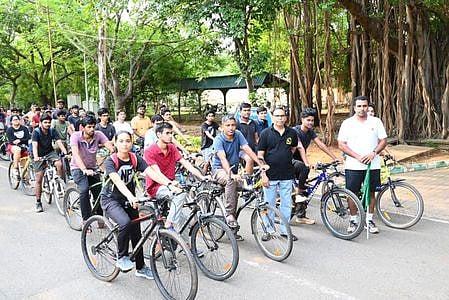 திருச்சி என்ஐடி வளாகத்தில் ஞாயிற்றுக்கிழமை நடைபெற்ற சைக்கிள் பேரணி.