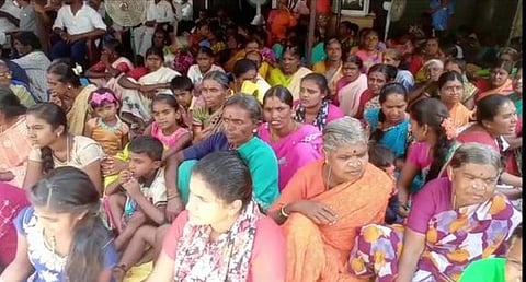 உத்தனப்பள்ளியில் விவசாயிகள் உண்ணாவிரதம்