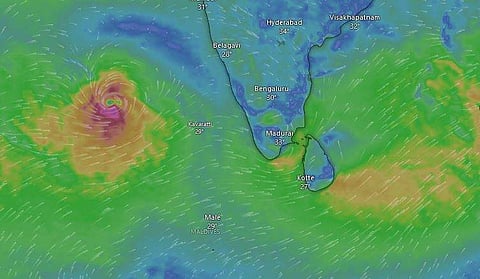 அரபிக் கடலில் நாளை உருவாகிறது புயல்: தமிழகத்துக்கு ஆபத்தா?