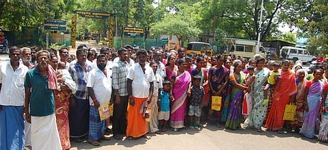 இலவச வீட்டு மனைப் பட்டா வழங்கக் கோரி ஆட்சியரிடம் மனு