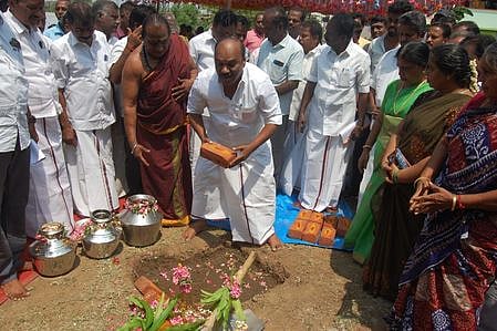 திருவையாறில் இல்லம்தோறும் குடிநீா் திட்டத்துக்கு பூமி பூஜை