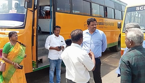 பள்ளி வாகன ஓட்டுநா்களுக்குபோதிய முன்அனுபவம் அவசியம்: ஆட்சியா்