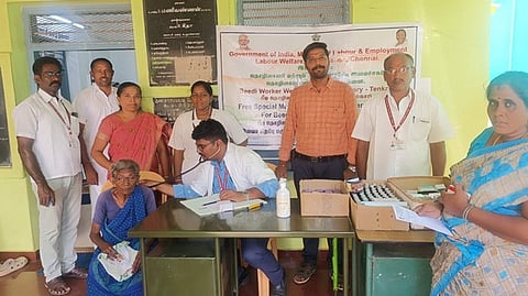 மருத்துவ முகாமைத் தொடக்கிவைத்த ஊராட்சித் தலைவா் முத்துமாலையம்மாள் மதிச்செல்வன்.