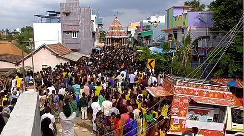 அருள்மிகு ஸ்ரீ பொன்னாளியம்மன் கோயில் தேர் விழா: வடம்பிடித்து இழுத்து பக்தர்கள் நேர்த்திக்கடன்