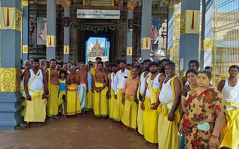 திருமலை திருப்பதிக்கு 28-ஆவது ஆண்டு பாதயாத்திரையாக சென்ற பஜனை கோஷ்டியினா்.