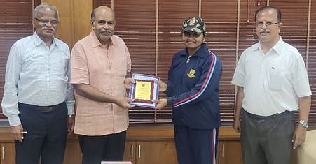 துப்பாக்கி சுடும் போட்டி:கொங்கு பொறியியல் கல்லூரி மாணவி சிறப்பிடம்