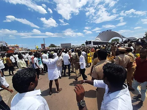 நெய்வேலி போராட்டம்: 300 பேர் கைது!