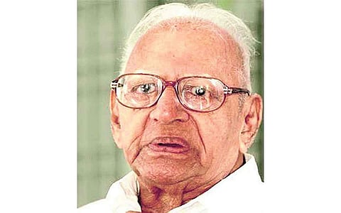 அரசியல்வாதி-அமைச்சர்-நீதியரசர்