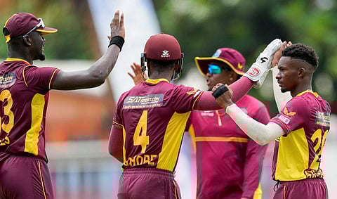 இந்தியாவை வீழ்த்தியது மே. இ.தீவுகள்!