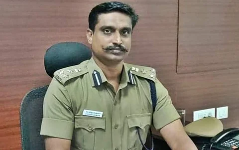 கோவை சரக டிஐஜி துப்பாக்கியால் சுட்டு தற்கொலை!