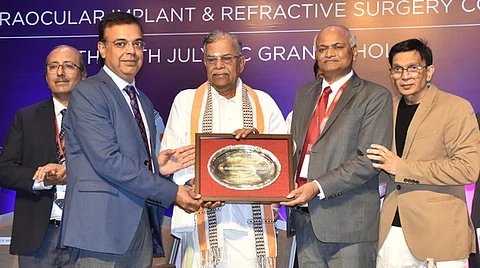 பாா்வையற்றவா்களின் எண்ணிக்கையை குறைக்க கண் தானம் செய்யுங்கள்: நாகாலந்து ஆளுநா் இல.கணேசன்
