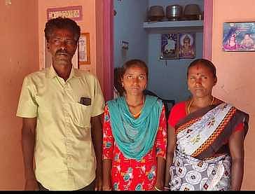 ஊத்துமலை கட்டடத் தொழிலாளி மகளுக்கு மருத்துவக் கல்லூரியில் இடம்