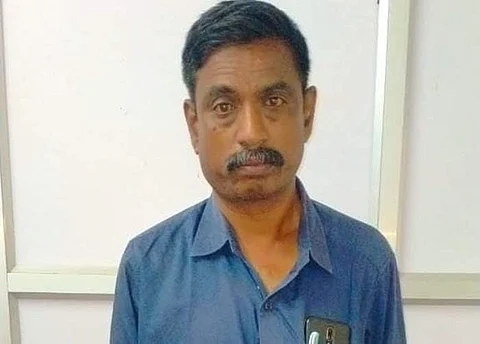 போக்சோ சட்டத்தின் கீழ் கைது செய்யப்பட்டு பணியிடை நீக்கம் செய்யப்பட்டுள்ள தலைமை ஆசிரியர் ராஜா