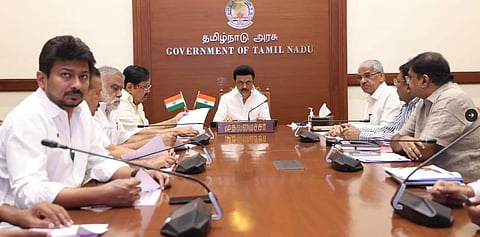 மகளிர் உரிமைத் தொகை: ஓய்வூதியம் பெறும் குடும்பப் பெண்களும் விண்ணப்பிக்கலாம்