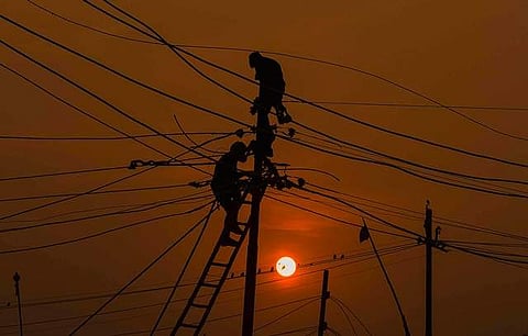 மின் வாரியத்தில் காலிப் பணியிடங்களின்எண்ணிக்கை 55,000-ஆக அதிகரிப்பு
