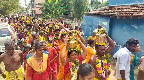 முத்து மாரியம்மன் கோயில் பால்குடத் திருவிழா