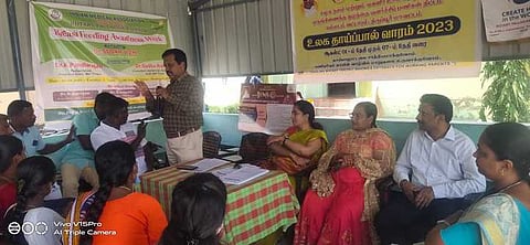 பல்லடம், செம்மிபாளையம் அரசு ஆரம்ப சுகாதார நிலையத்தில் நடைபெற்ற உலக தாய்ப்பால் வார விழாவில் பங்கேற்றோா்.