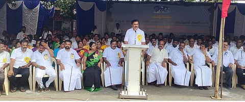 திருப்பூரில் திமுக உண்ணாவிரதப் போராட்டம்