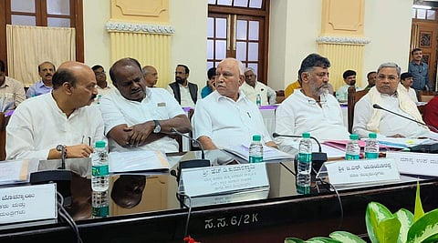 காவிரி நீர்: கர்நாடகத்தில் அனைத்துக் கட்சிக் கூட்டம் தொடங்கியது!