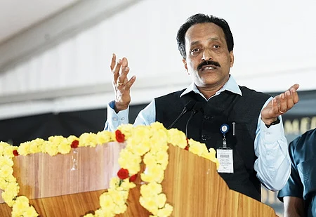 சூரியனை ஆய்வு செய்ய ஆதித்யா செப்டம்பரில் செலுத்தப்படும் : இஸ்ரோ தலைவா் சோமநாத்