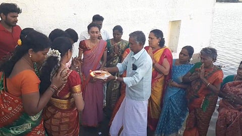 திருவையாறு புஷ்ப மண்டபத்தில் ஆடிப்பெருக்கு வழிபாடு